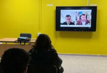Javier Cercas conversa con el alumnado del IES Alto Guadiana en un encuentro virtual sobre su obra: «Soldados de Salamina» Javier Cercas conversa con el alumnado del IES Alto Guadiana en un encuentro virtual sobre su obra: "Soldados de Salamina"