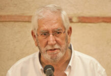 Juan Camacho: «El verso como trinchera y la palabra como medicina»