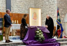 La Junta de Hermandades y Cofradías de Villacañas presenta el cartel de la Semana Santa 2026, obra de Jesús Irala