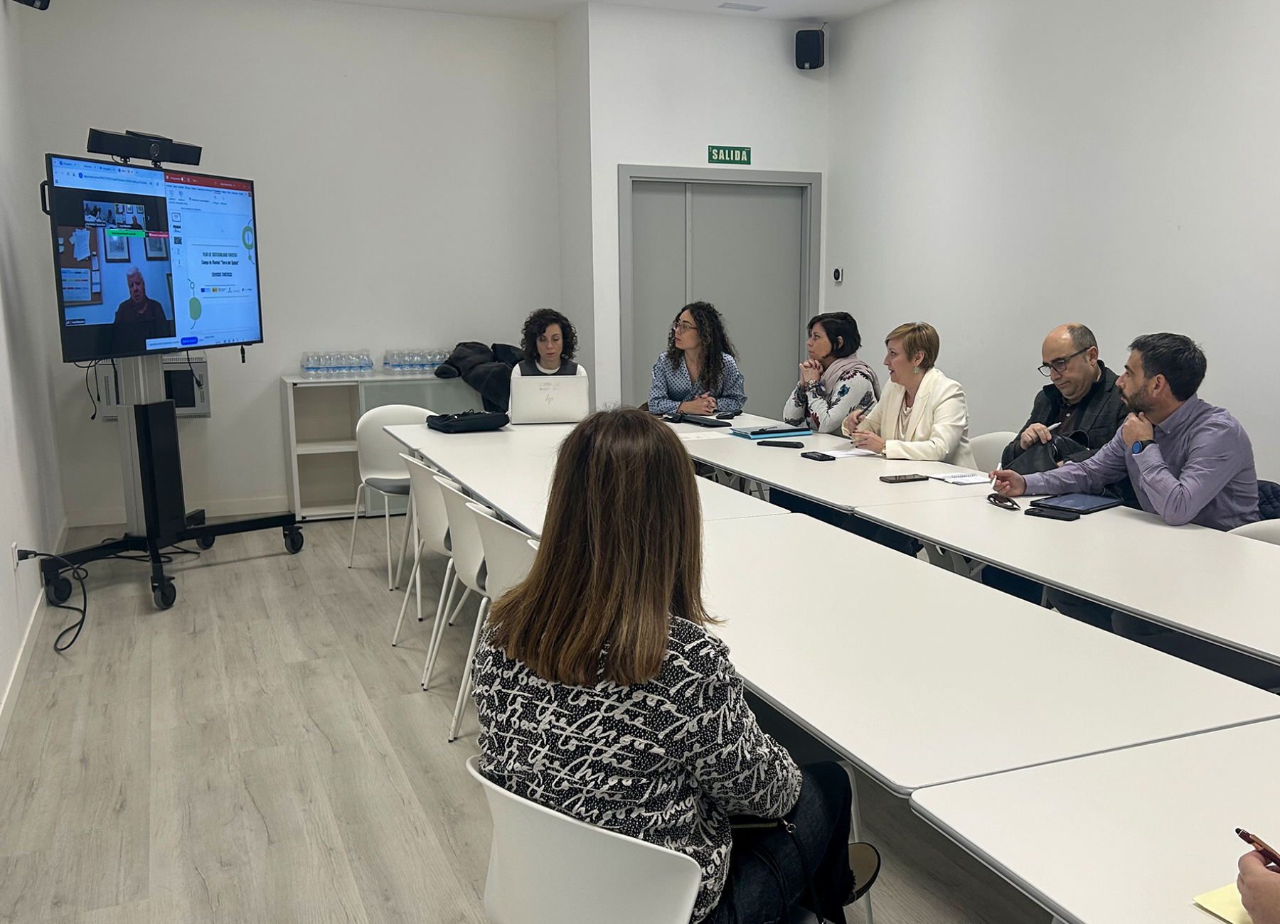 La Diputación de Ciudad Real informa a los ayuntamientos de la comarca del Campo de Montiel sobre los avances del Plan de Sostenibilidad Turística “Tierra del Quijote” financiado por la Unión Europea