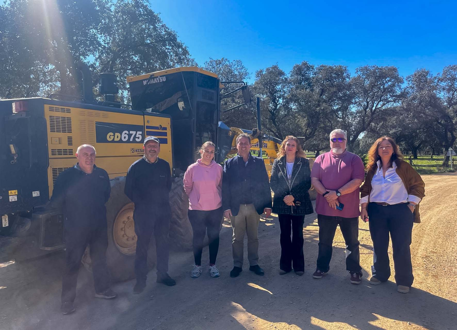 La Diputación moviliza maquinaria pesada para rehabilitar tramos del camino que une Fuencaliente con Conquista y garantizar el acceso a explotaciones agrícolas, ganaderas y cinegéticas