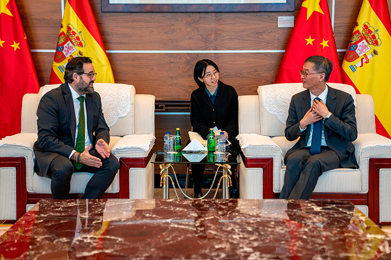 Núñez propone la apertura de Castilla-La Mancha a la inversión extranjera a través de medidas que la faciliten y la hagan más atractiva