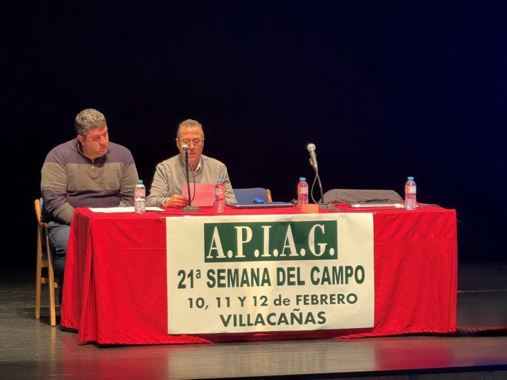 La XXI Semana del Campo, organizada por la Asociación Profesional e Independiente de Agricultores y Ganaderos, comenzó con las primeras charlas 8 semanadelcampovillacanas 10
