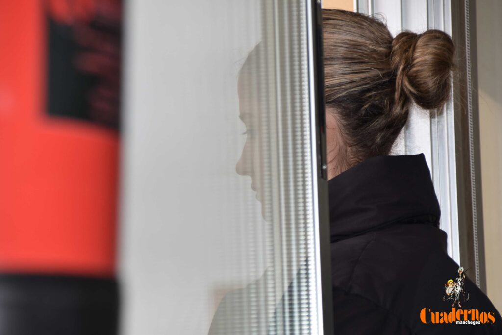 Un simulacro de suicidio juvenil en el IES Eladio Cabañero de Tomelloso para concienciar a la sociedad de la gravedad de este problema 24 simulacro suicidio eladio cabanero 32