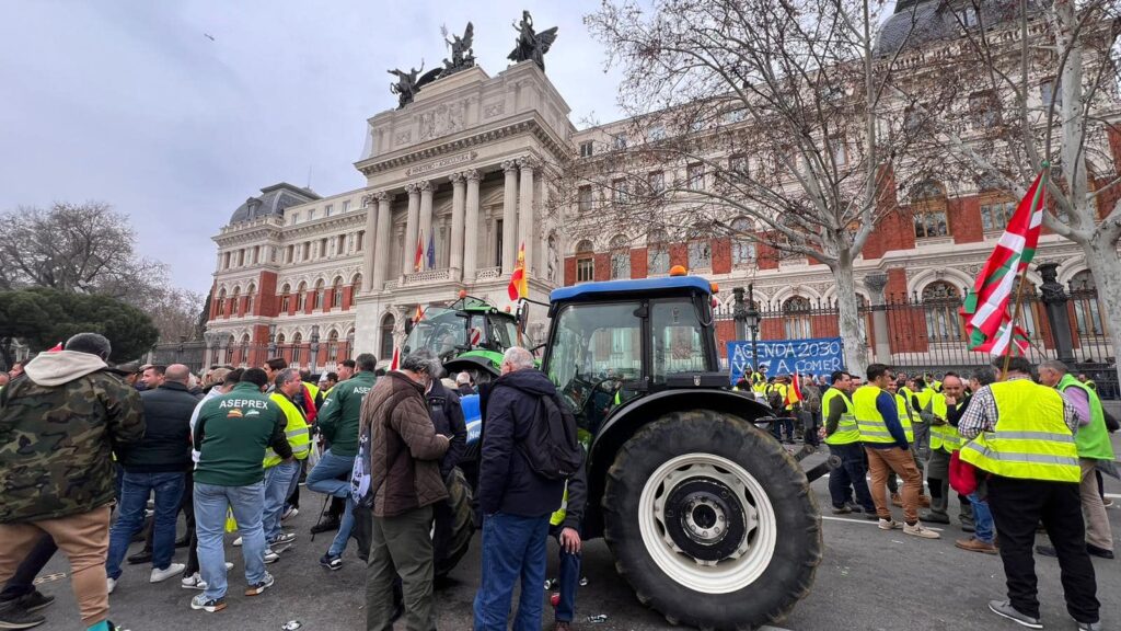 Unión de Uniones convoca una segunda tractorada histórica en Madrid contra el acuerdo Mercosur y los recortes de la PAC 1 tractoradauniondeuniones 2