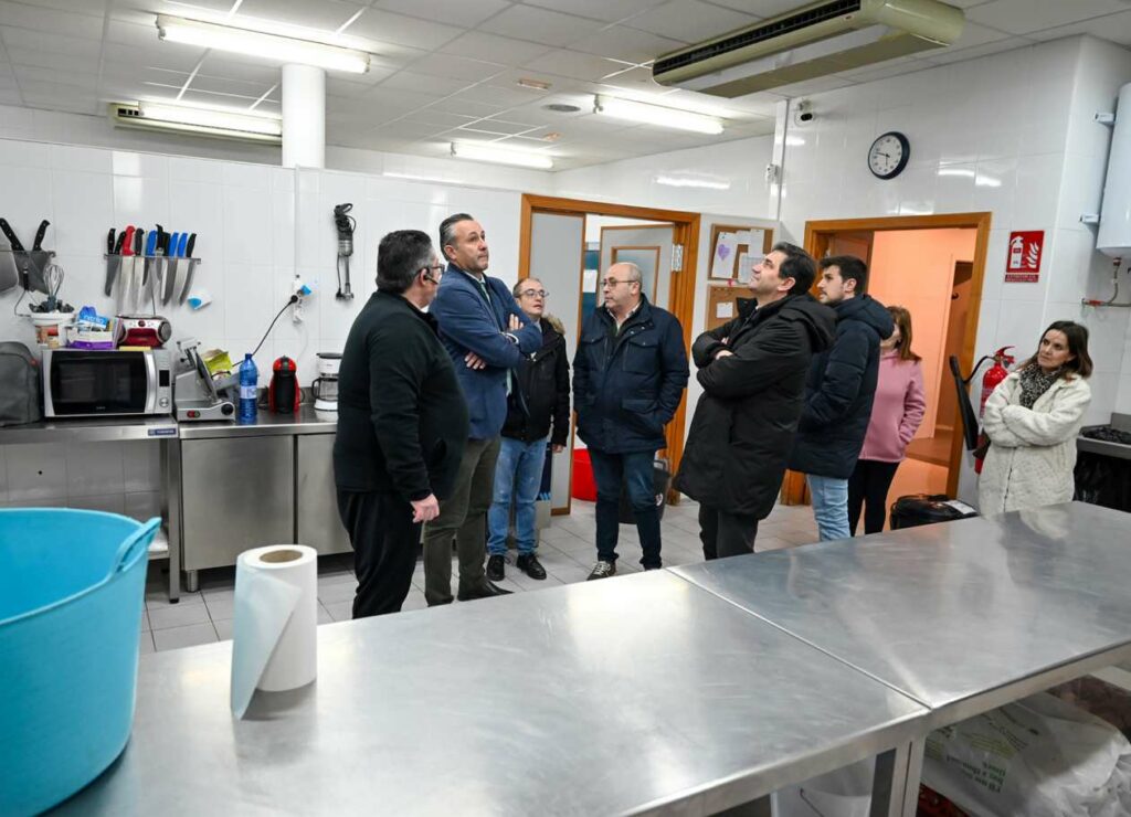 Valverde comprueba en Malagón los destrozos causados por el temporal en el centro de la Asociación Coraje y en varios puntos de la localidad 9 valverde malagon 9