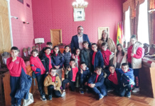 265 alumnos han participado en “Conoce tu Ayuntamiento”, una iniciativa que acerca la actividad municipal a los centros educativos de la localidad 265 alumnos han participado en “Conoce tu Ayuntamiento”, una iniciativa que acerca la actividad municipal a los centros educativos de la localidad