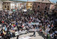 Más de un millar de personas claman en Campos del Paraíso contra las plantas de biogás Más de un millar de personas claman en Campos del Paraíso contra las plantas de biogás