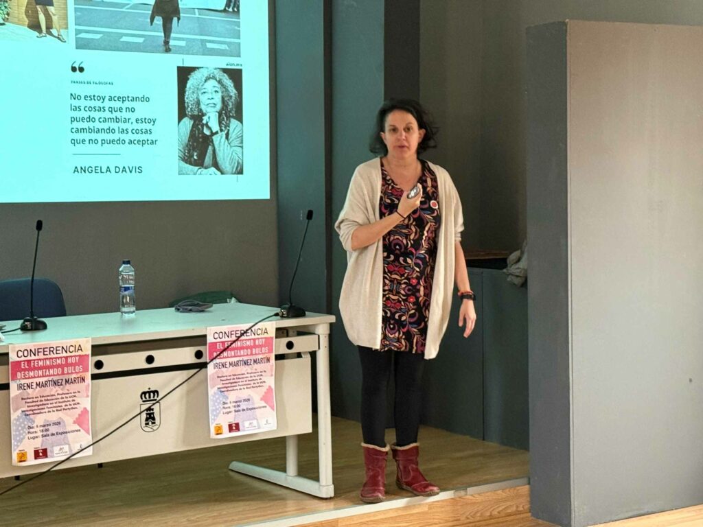 La Asociación Atenea de Villacañas organiza una conferencia sobre “El feminismo hoy: desmontando bulos” con motivo del Día Internacional de las Mujeres 6 asociacionatenea villacanas 05