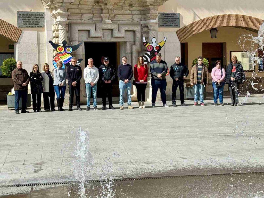 El Ayuntamiento de Villacañas guarda un minuto de silencio en recuerdo a las víctimas del 11M 3 aytovillacanas8m 4