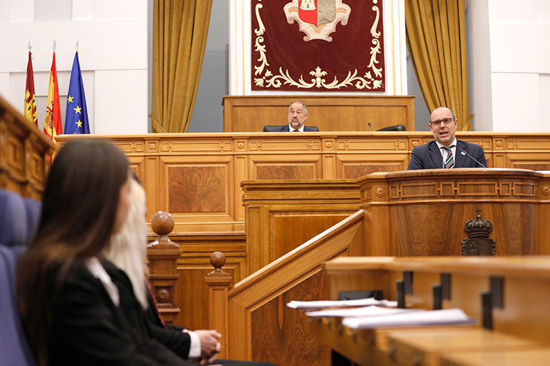 Bellido defiende un ejercicio del parlamentarismo con “coherencia” y basado en “la mesura, la comprensión y el respeto”