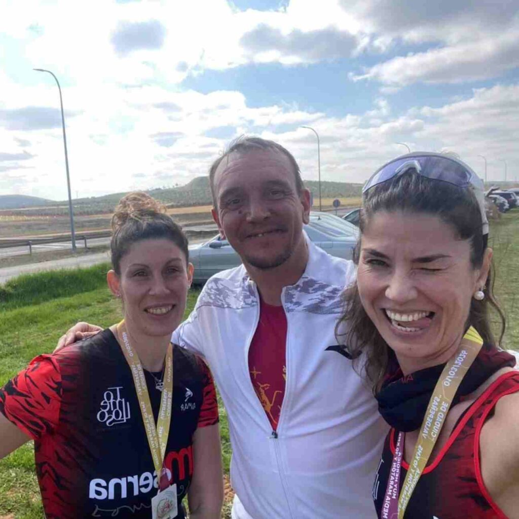 El JM Serna Seguros deja huella en Valdepeñas con podio, compañerismo y pasión por el atletismo 7 cdejmsernasegurosexito 7