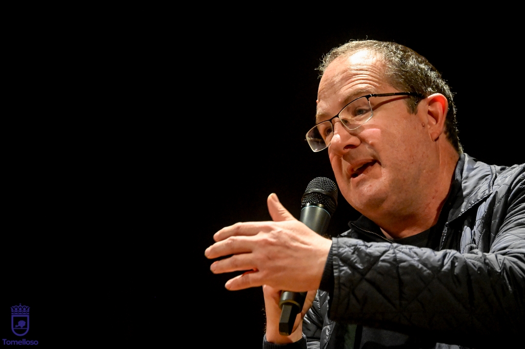 Tomelloso se rindió al arte en una tarde para la memoria 2 Clase magistral de pintura en el López Torres