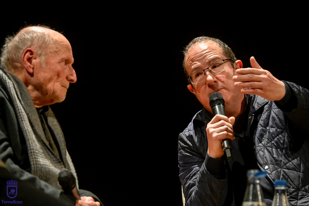 Tomelloso se rindió al arte en una tarde para la memoria 9 Clase magistral de pintura en el López Torres