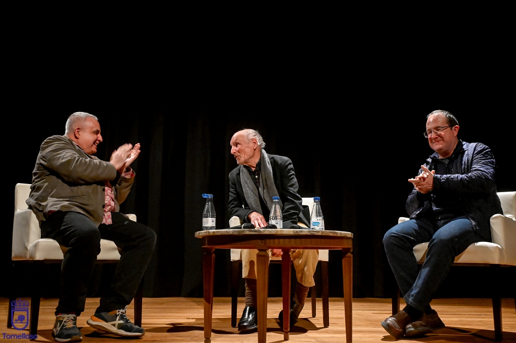 Tomelloso se rindió al arte en una tarde para la memoria 16 Clase magistral de pintura en el López Torres