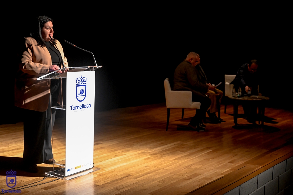 Tomelloso se rindió al arte en una tarde para la memoria 1 Clase magistral de pintura en el López Torres
