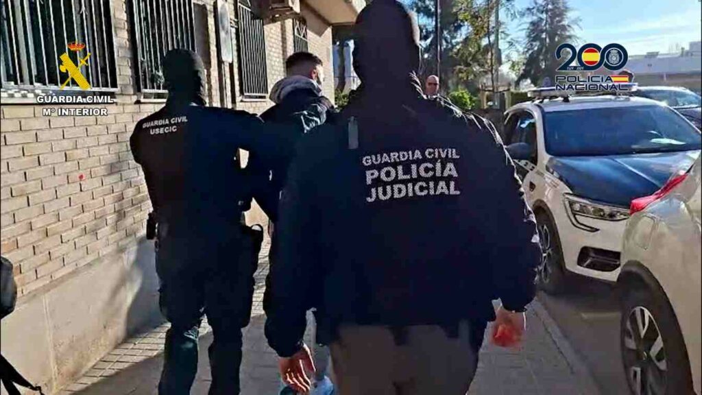 Desarticulado un grupo criminal por perpetrar dos robos con explosivos en cajeros en Granada 1 deteniudosgranada 4