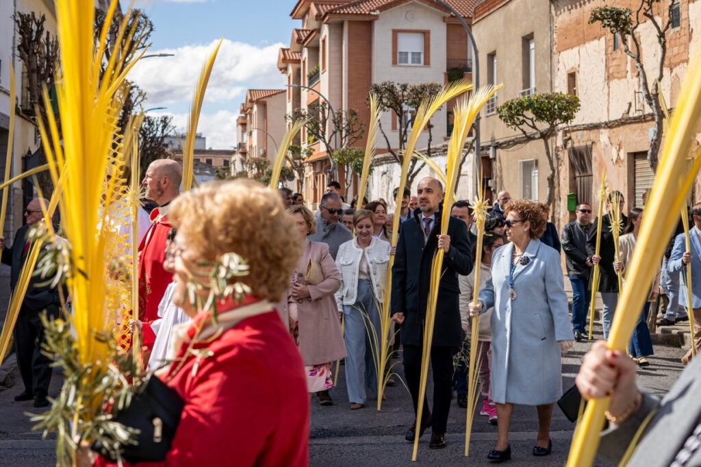 La Borriquilla recorre Argamasilla de Alba en una jornada marcada por la tradición y el fervor popular 17 domingoderamosargamasilla de alba 18
