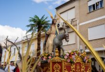 La Borriquilla recorre Argamasilla de Alba en una jornada marcada por la tradición y el fervor popular La Borriquilla recorre Argamasilla de Alba en una jornada marcada por la tradición y el fervor popular