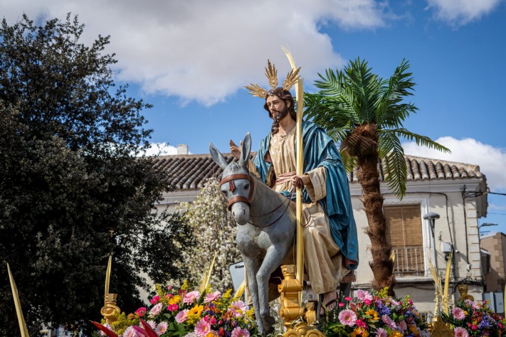 La Borriquilla recorre Argamasilla de Alba en una jornada marcada por la tradición y el fervor popular 19 domingoderamosargamasilla de alba 20