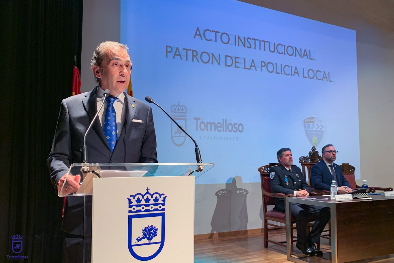 Tomelloso ensalza a su Policía Local en el día del Santo Ángel de la Guarda con un mensaje de compromiso y cercanía 8 El alcalde reafirma su compromiso con la Policía Local en el día de su patrón, el Santo Ángel de la Guarda