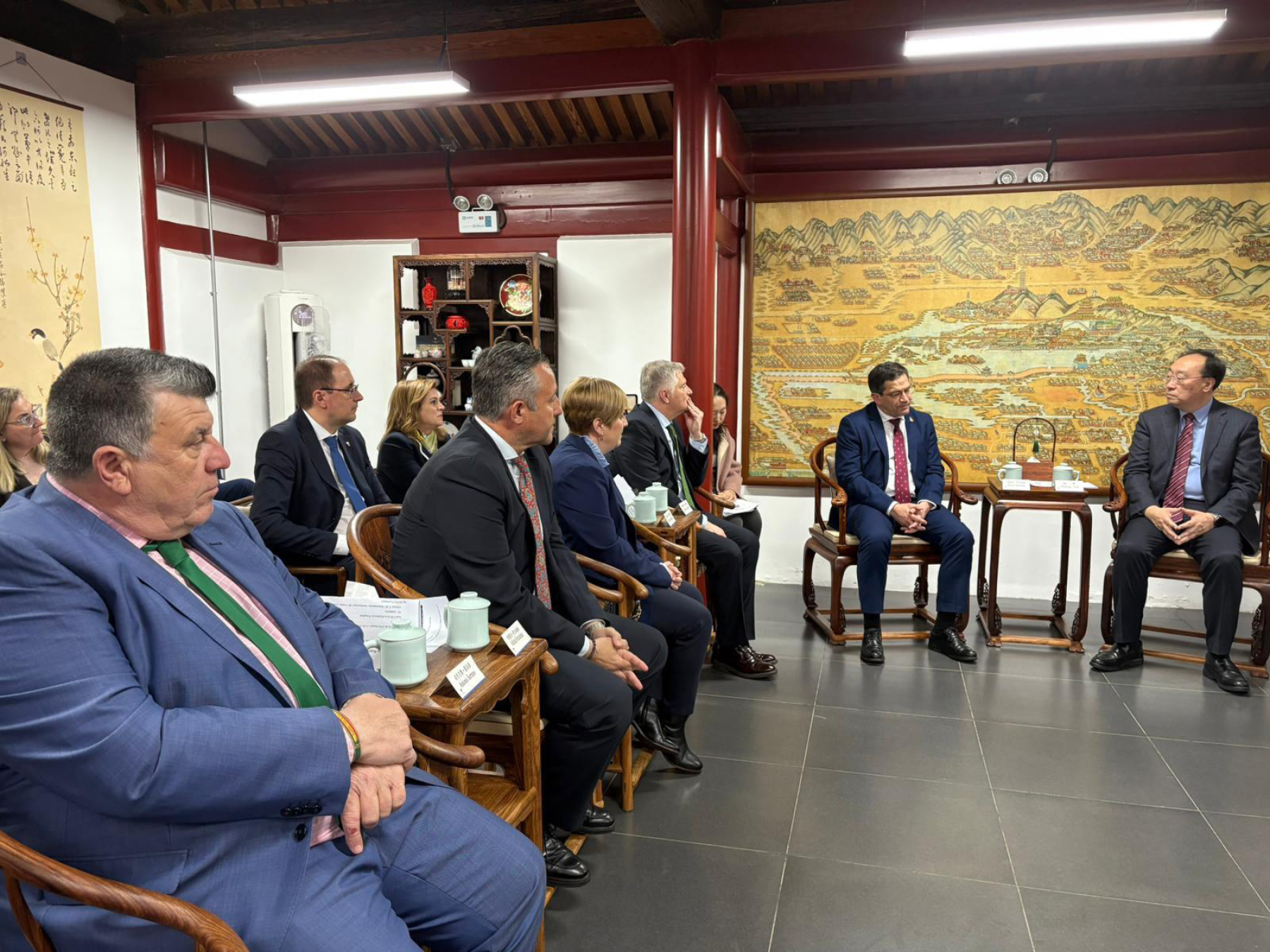 Valverde acompaña a un grupo de alcaldes del Partido Popular de Ciudad Real y otros cargos regionales a una misión institucional y comercial a China 11 El presidente de la Diputación acompaña a un grupo de alcaldes del Partido Popular de Ciudad Real y otros cargos regionales a una misión institucional y comercial a China