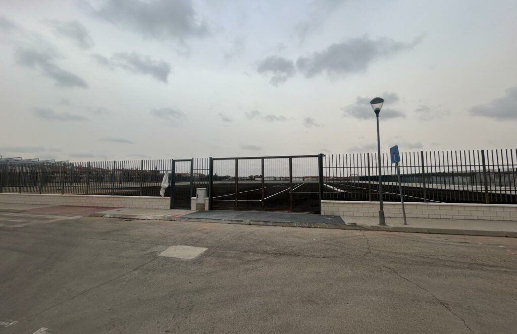 La entrega de llaves de la "nueva" pista de conductores: otra mentira más de Javier Navarro Muelas 1 La entrega de llaves de la "nueva" pista de conductores: otra mentira más de Javier Navarro Muelas