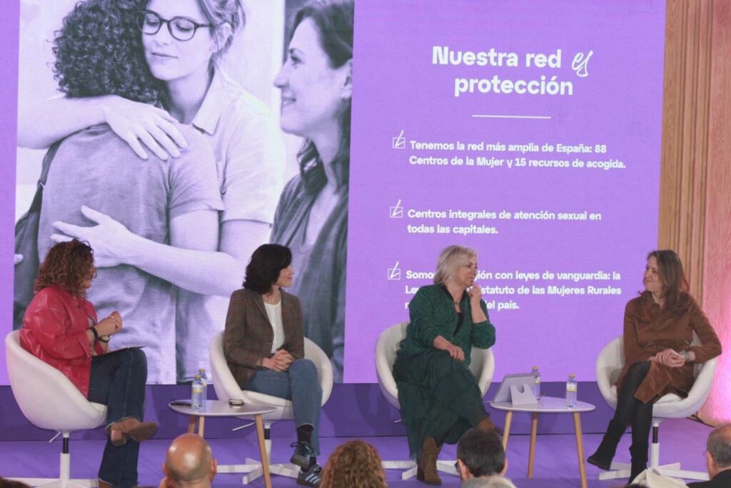 El PSOE destaca la apuesta del Gobierno de CLM por las políticas públicas en favor de la igualdad entre hombres y mujeres frente a los retrocesos 6 escuela regional formacion feminista psoe clm 03