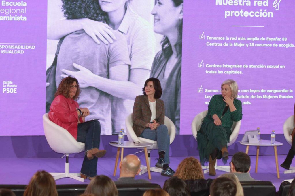 El PSOE destaca la apuesta del Gobierno de CLM por las políticas públicas en favor de la igualdad entre hombres y mujeres frente a los retrocesos 9 escuela regional formacion feminista psoe clm 05
