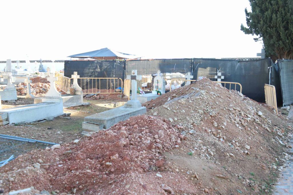 Finalizados los trabajos de exhumación en el cementerio de Manzanares 2 exhumaciones cementerio manzanares 3