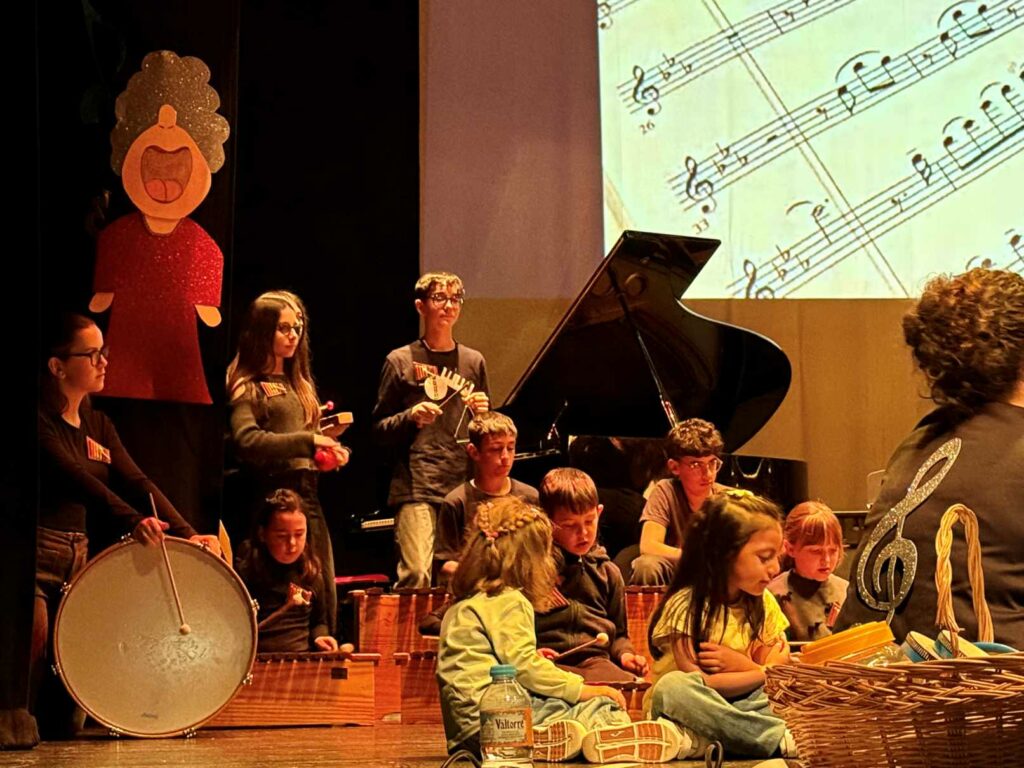 La Escuela Municipal de Música “Gratiniano Martínez” llena de ritmo y talento el Teatro “Miguel de Cervantes” en su Concierto de Primavera 2 gratinianomartinez 3