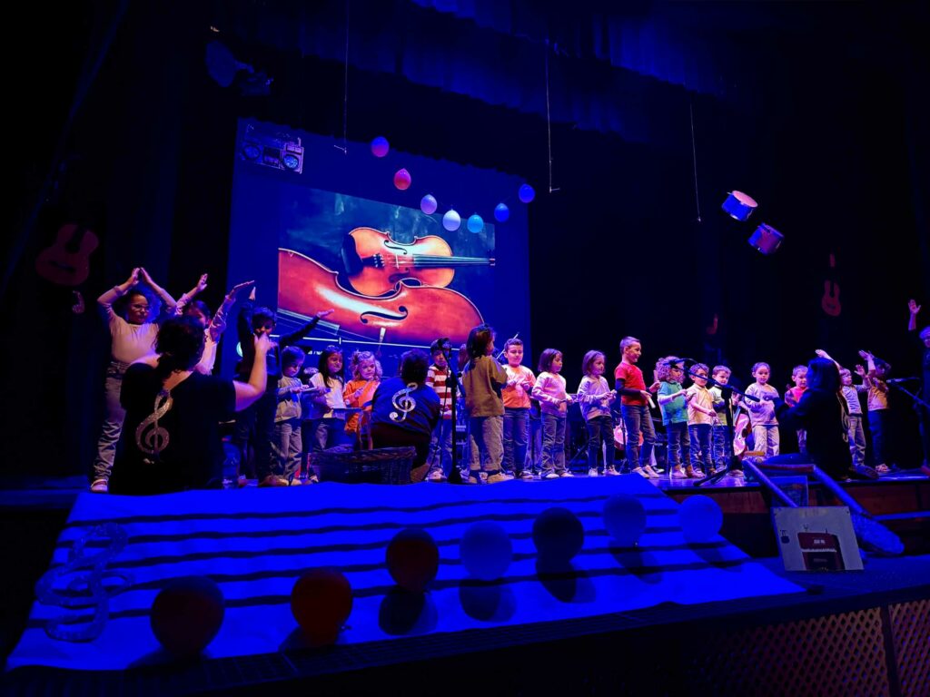 La Escuela Municipal de Música “Gratiniano Martínez” llena de ritmo y talento el Teatro “Miguel de Cervantes” en su Concierto de Primavera 5 gratinianomartinez 6