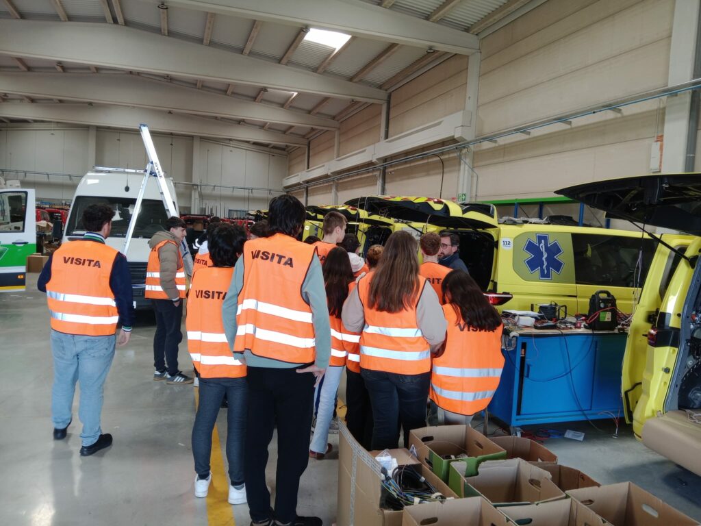 El IES Airén acerca a su alumnado al valor de la empresa familiar con una visita a TECNOVE 4 iesairen visita tecnove 3