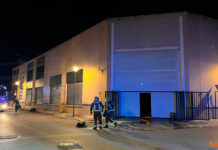 Un incendio en Tomelloso obliga a desplegar un amplio operativo Un incendio en Tomelloso obliga a desplegar un amplio operativo