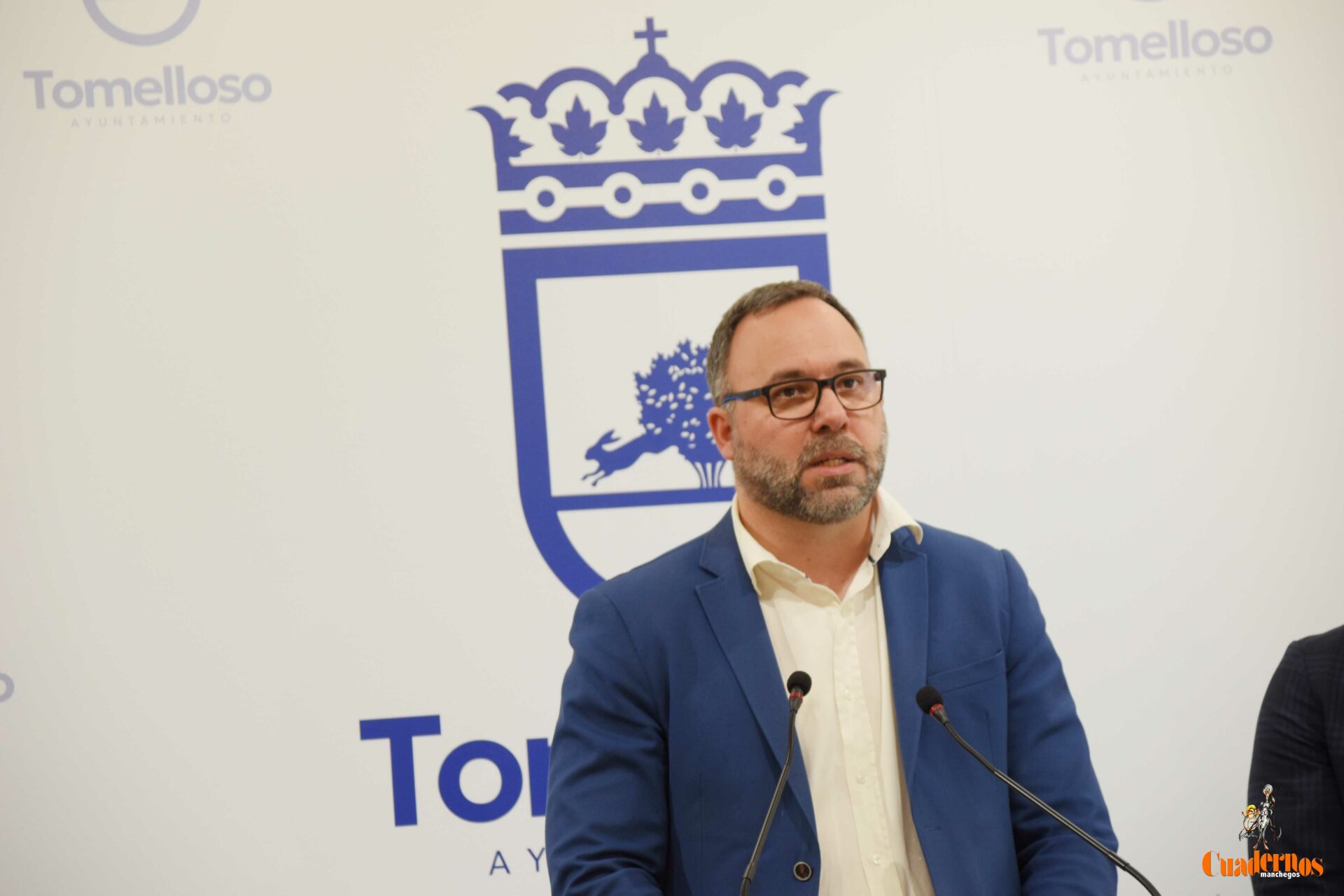 Javier Navarro traslada a la Junta la urgencia de mejorar las conexiones interurbanas de Tomelloso
