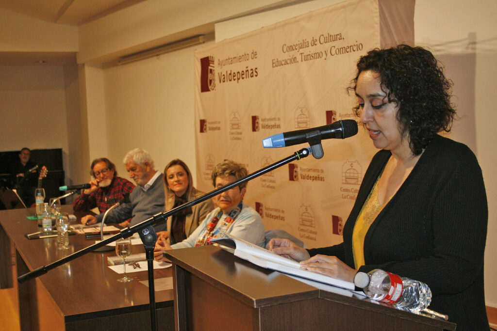 Juan Camacho presentó en Valdepeñas ‘Nada es silencio’, un puente poético entre la memoria y la vanguardia tecnológica. 4 juancamacho 2
