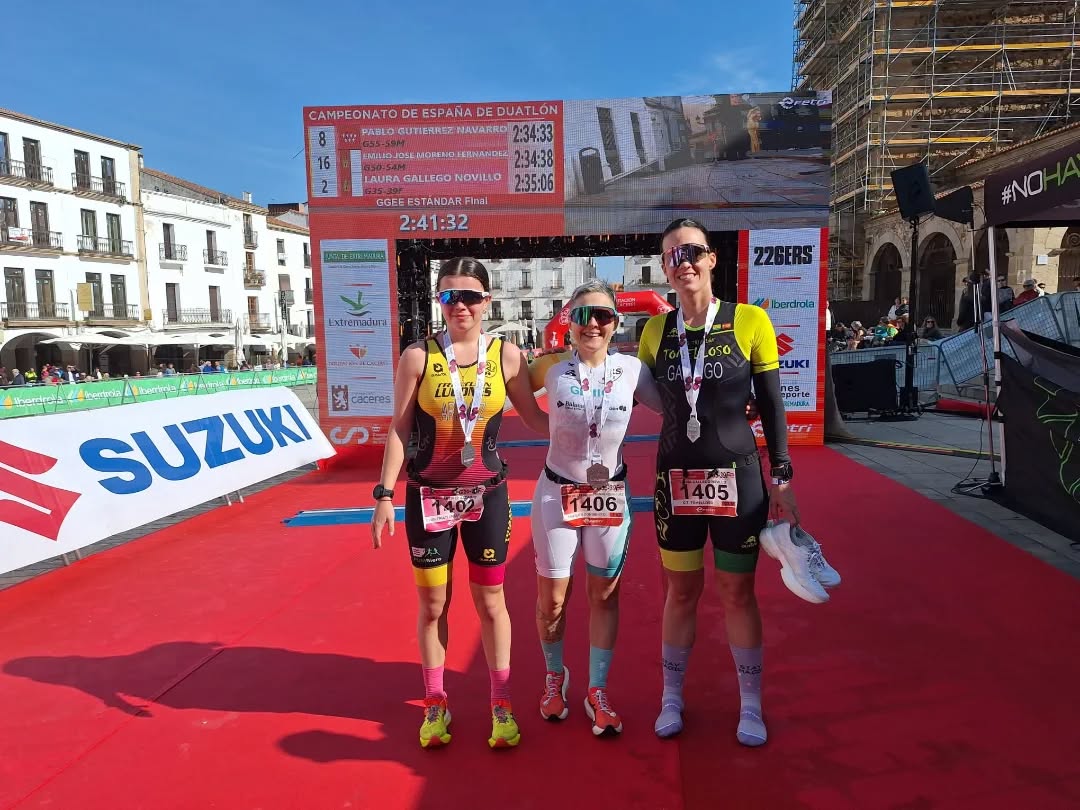 Laura Gallego, subcampeona de España en el Duatlón Estándar de Cáceres: plata nacional y plata en GGEE 35-39