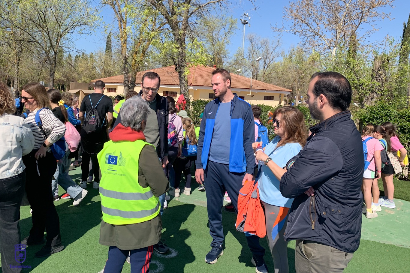 Los escolares del CEIP José María del Moral dan 7000 pasos por una vida saludable