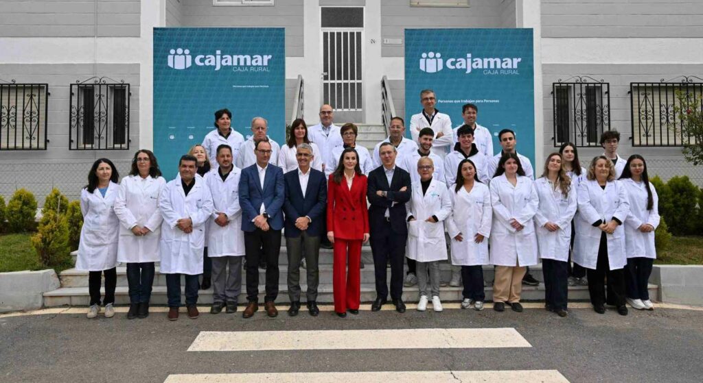 Su Majestad la Reina visitó la Estación Experimental Cajamar ‘Las Palmerillas’ en El Ejido 4 majestad la reina visita las palmerillas