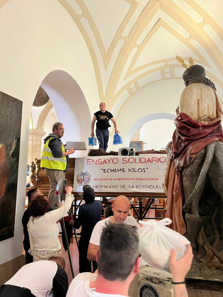 Tomelloso arropa a La Borriquilla en una jornada de Domingo de Pasión marcada por la fe y la solidaridad 1 muda la borriquilla 3