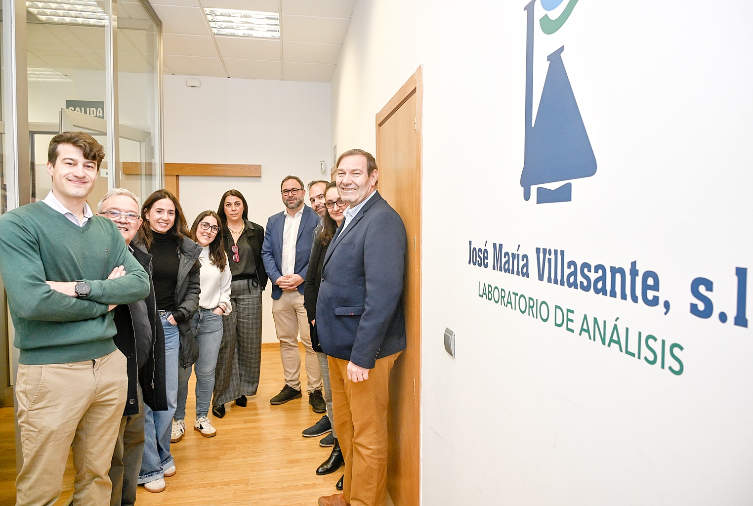 Navarro visita Laboratorio de Análisis Villasante que sitúa a Tomelloso como referente nacional en investigación y alta tecnología aplicada al agua