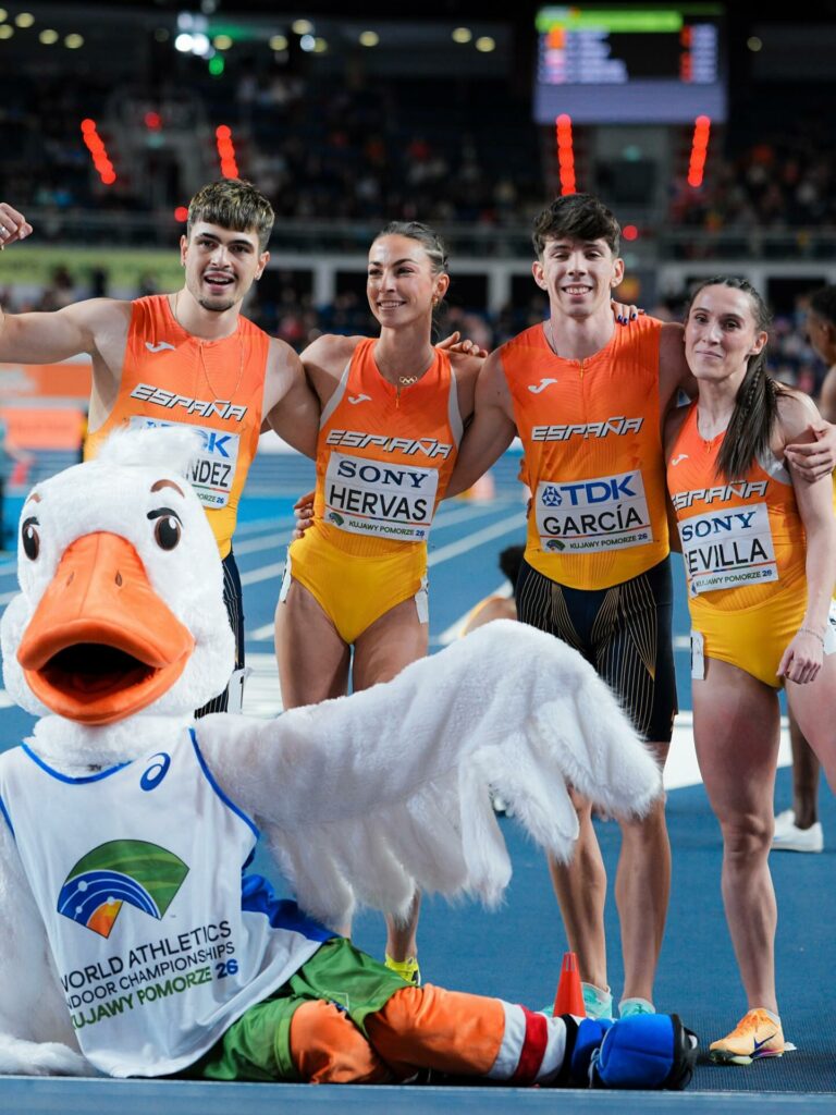 Paula Sevilla y el relevo español firman una plata histórica en el Mundial indoor de Torun 2 paulasevillaplatahistorica 7