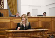 El PSOE acusa al PP de “no ser de fiar” y “traicionar” a CLM: “Vota no a aliviar el bolsillo de las familias y de los jóvenes” El PSOE acusa al PP de “no ser de fiar” y “traicionar” a CLM: “Vota no a aliviar el bolsillo de las familias y de los jóvenes”