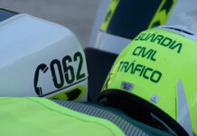 La Guardia Civil detiene al conductor de un vehículo tras una temeraria huida por las calles de la localidad de Hellín La Guardia Civil detiene al conductor de un vehículo tras una temeraria huida por las calles de la localidad de Hellín