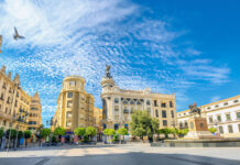 España vive un martes casi primaveral: sol, más calor y vigilancia en el Estrecho España vive un martes casi primaveral: sol, más calor y vigilancia en el Estrecho