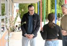 Tomelloso celebra el Día del Árbol con la entrega de un almendro a todos los centros educativos Tomelloso celebra el Día del Árbol con la entrega de un almendro a todos los centros educativos