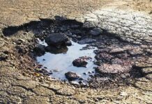 «Tres años sin plan de asfaltado: la inacción del Gobierno de PP y VOX deteriora las calles de Tomelloso» "Tres años sin plan de asfaltado: la inacción del Gobierno de PP y VOX deteriora las calles de Tomelloso"