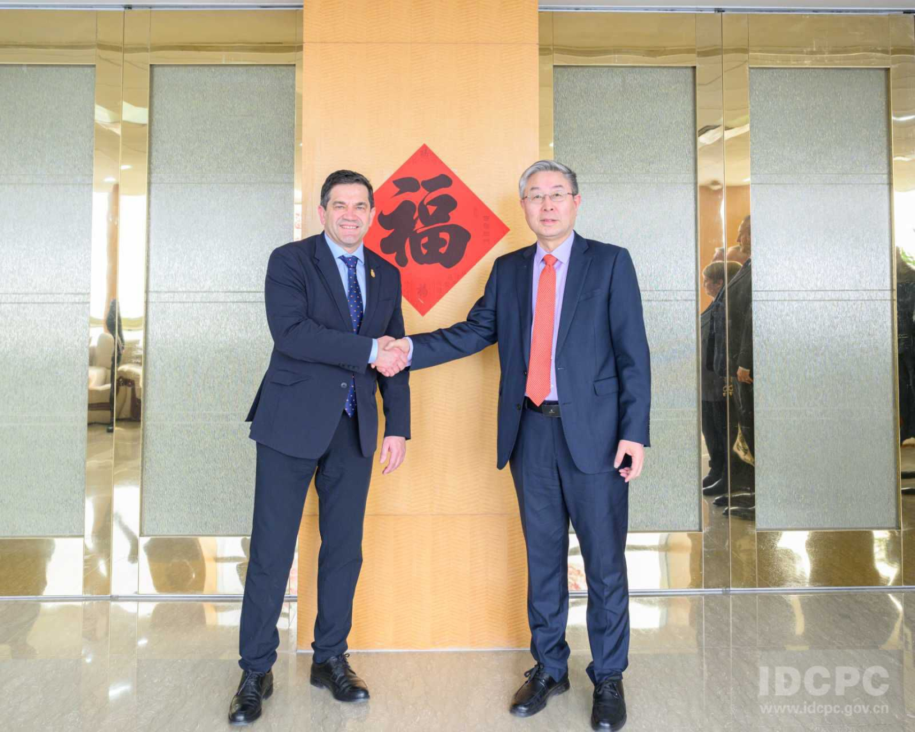 Valverde pone en valor la provincia de Ciudad Real en una reunión con el viceministro de Relaciones Internacionales de China celebrada en Pekín 1 Valverde pone en valor la provincia de Ciudad Real en una reunión con el viceministro de Relaciones Internacionales de China celebrada en Pekín