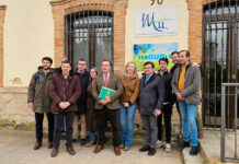 VOX anuncia en Tomelloso una iniciativa para exigir un referéndum nacional sobre el acuerdo UE-Mercosur y reafirma su defensa del campo y del regadío VOX anuncia en Tomelloso una iniciativa para exigir un referéndum nacional sobre el acuerdo UE-Mercosur y reafirma su defensa del campo y del regadío