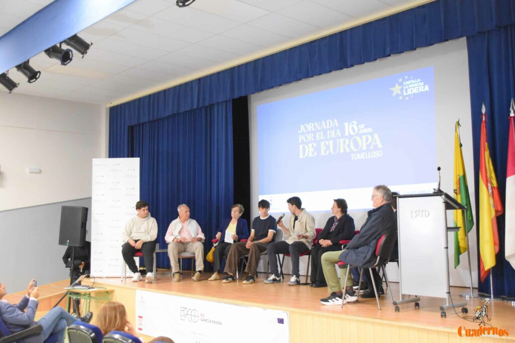 Caballero sitúa a Europa como garantía de bienestar, democracia y oportunidades para Castilla-La Mancha 27 16 abril jornada dia europa fco garcia pavon tomelloso07